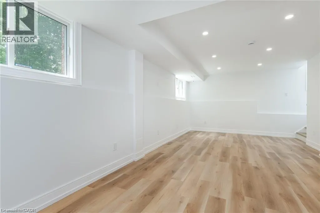 629 SETTLERSFIELD Court Unit# B #B