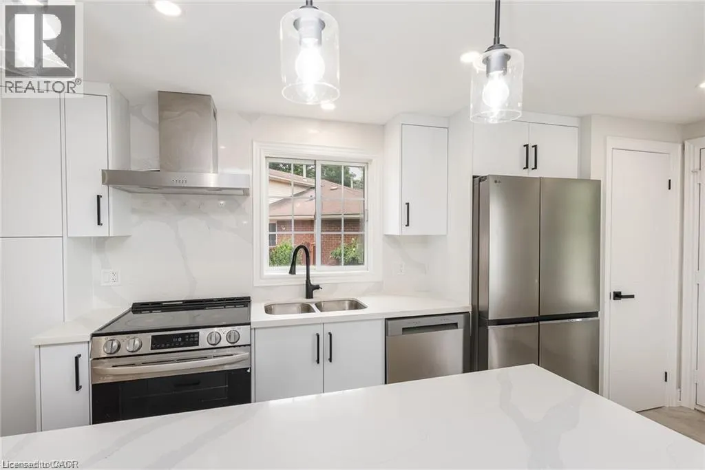 629 SETTLERSFIELD Court Unit# B #B