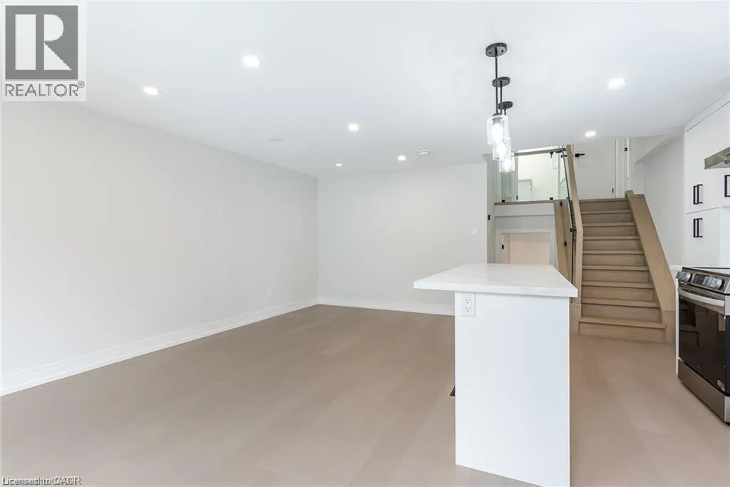 629 SETTLERSFIELD Court Unit# B #B
