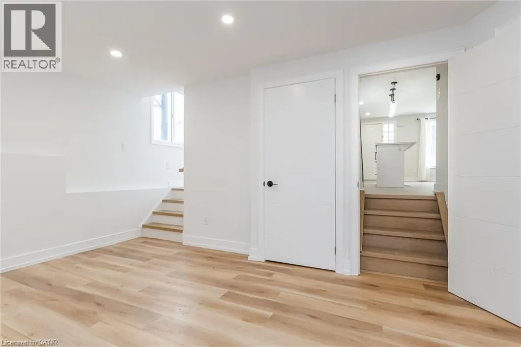 629 SETTLERSFIELD Court Unit# B #B