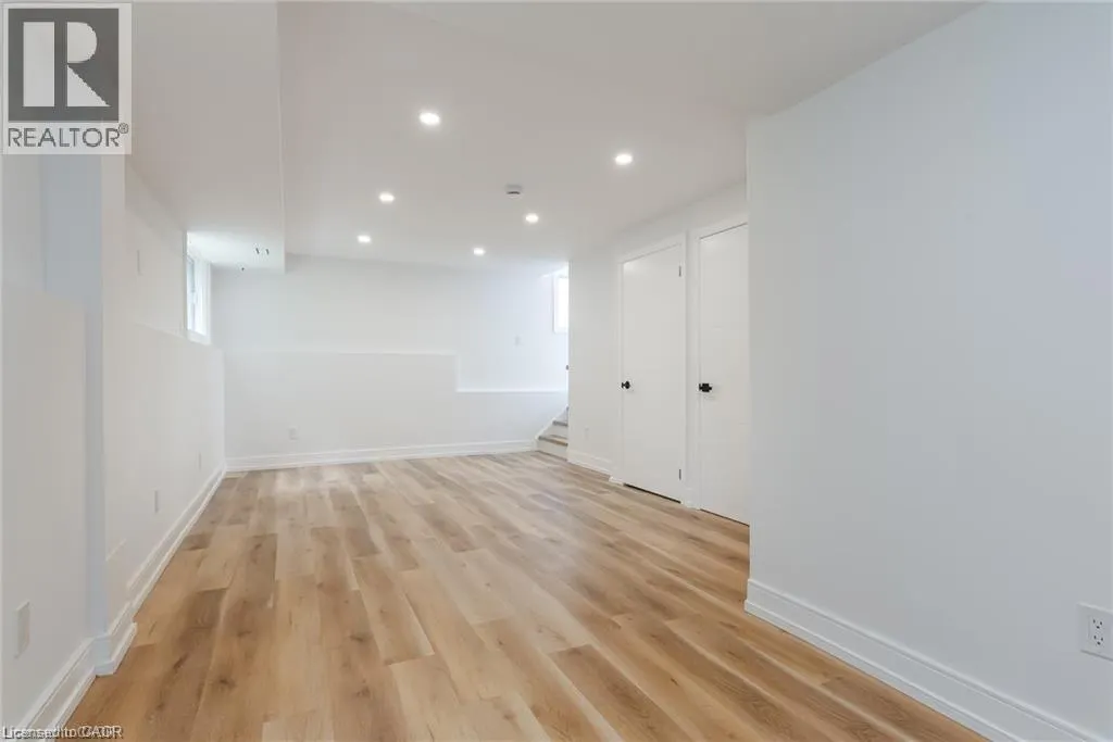629 SETTLERSFIELD Court Unit# B #B