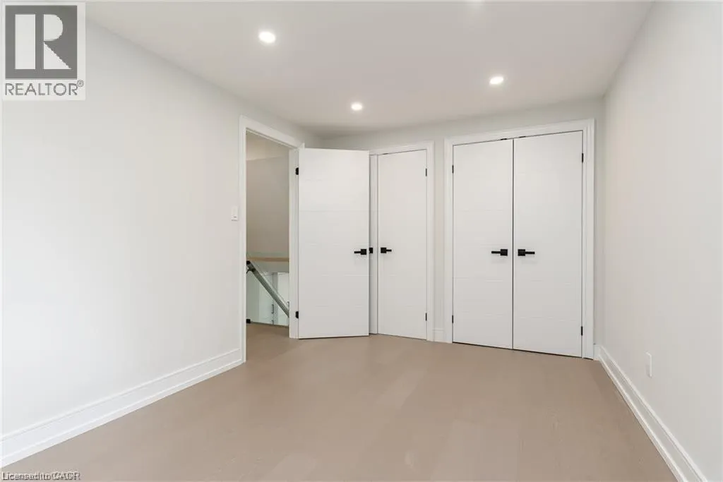 629 SETTLERSFIELD Court Unit# B #B