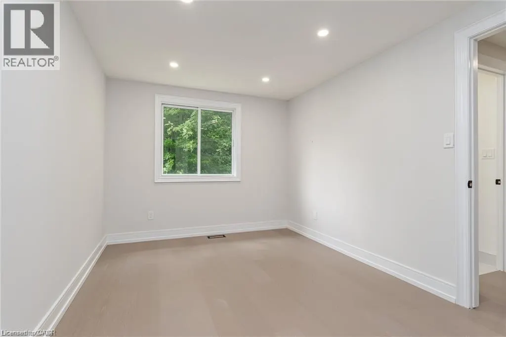 629 SETTLERSFIELD Court Unit# B #B