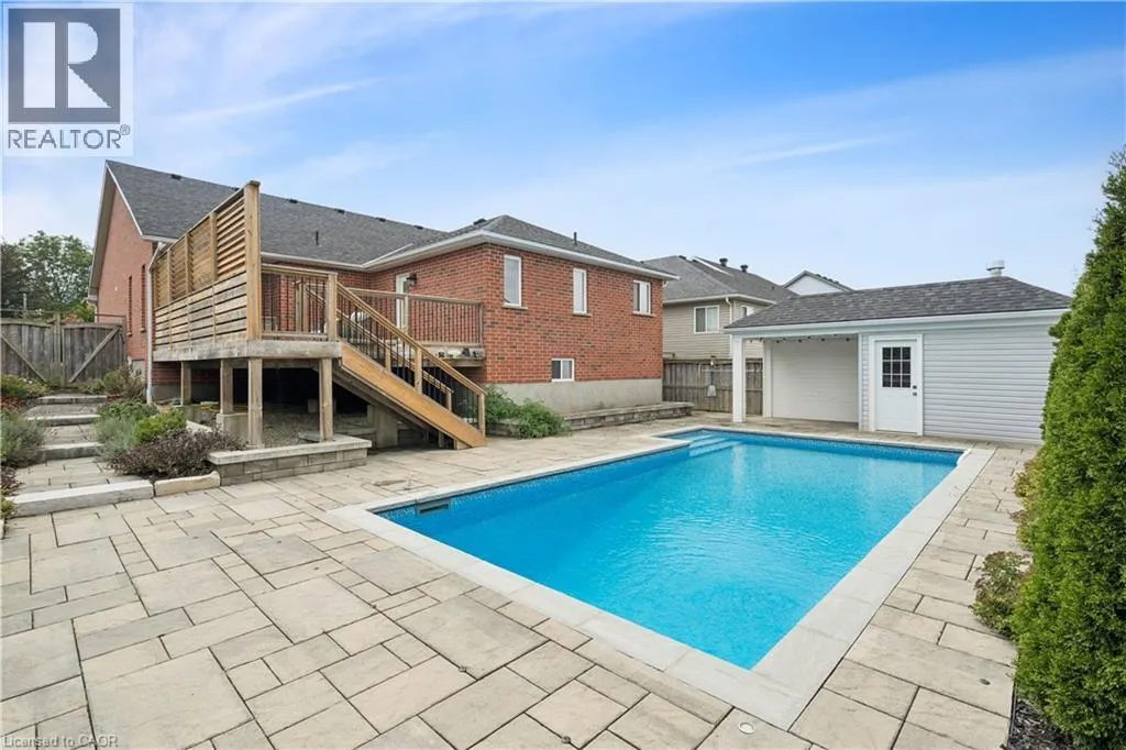 236 RIDGE TOP Crescent