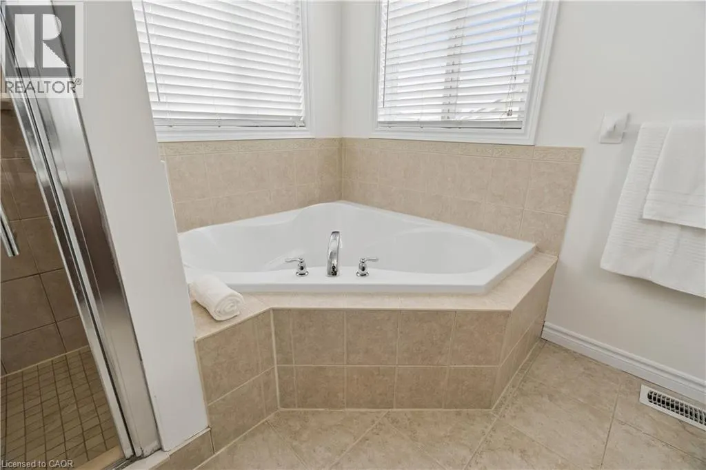 236 RIDGE TOP Crescent