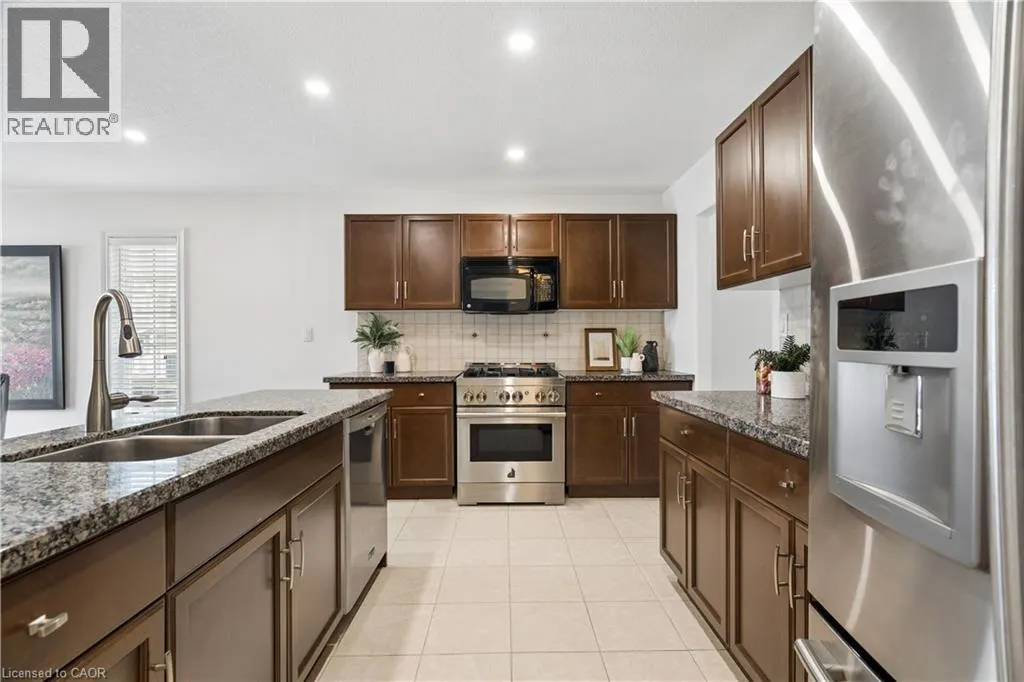 236 RIDGE TOP Crescent