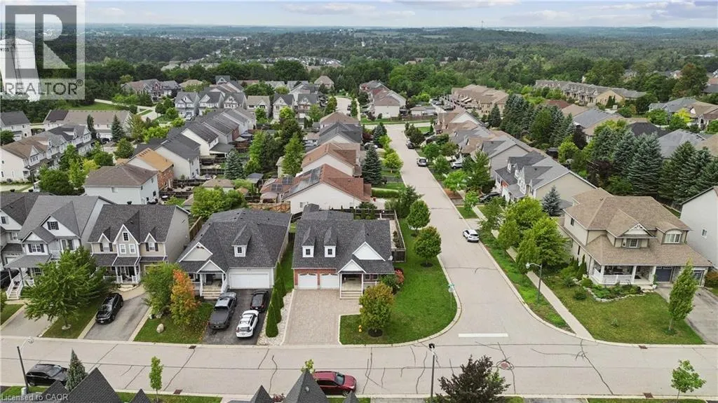 236 RIDGE TOP Crescent