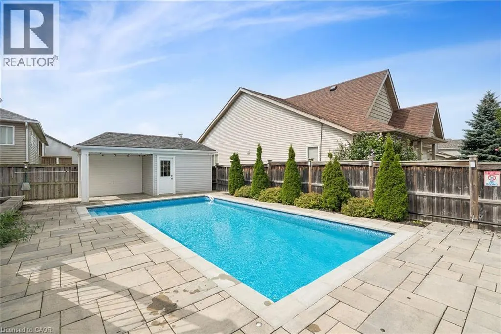 236 RIDGE TOP Crescent
