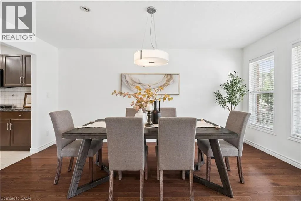 236 RIDGE TOP Crescent