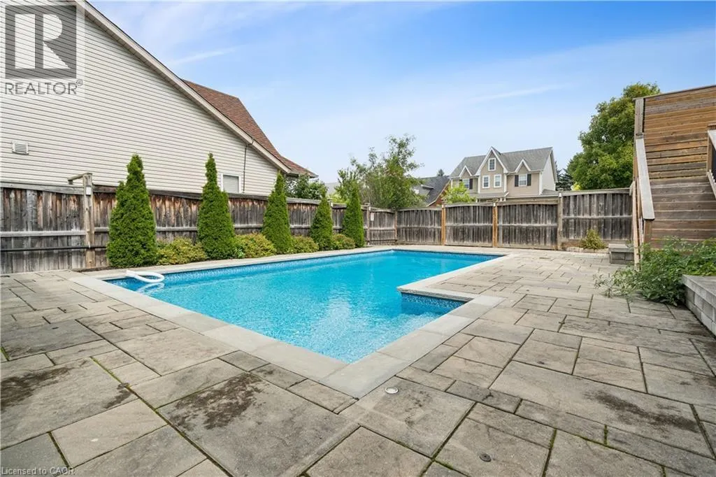 236 RIDGE TOP Crescent