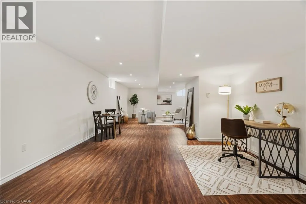 236 RIDGE TOP Crescent