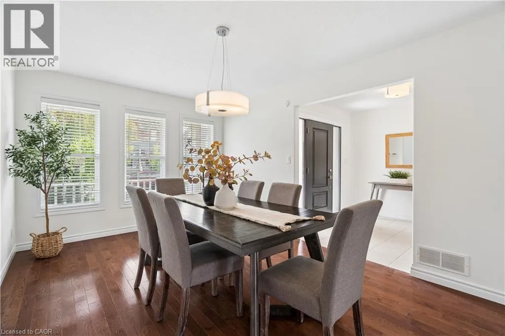 236 RIDGE TOP Crescent