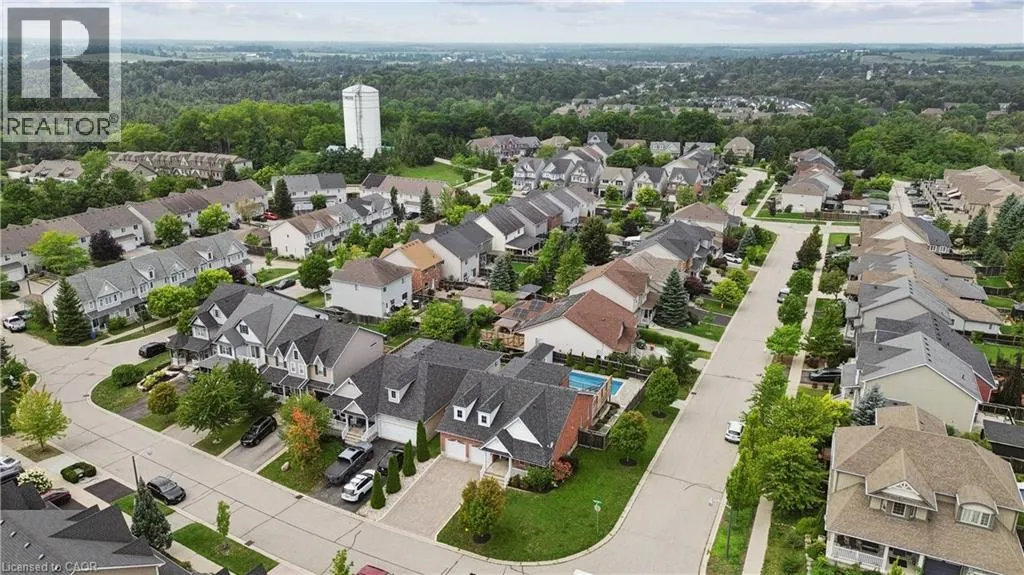 236 RIDGE TOP Crescent