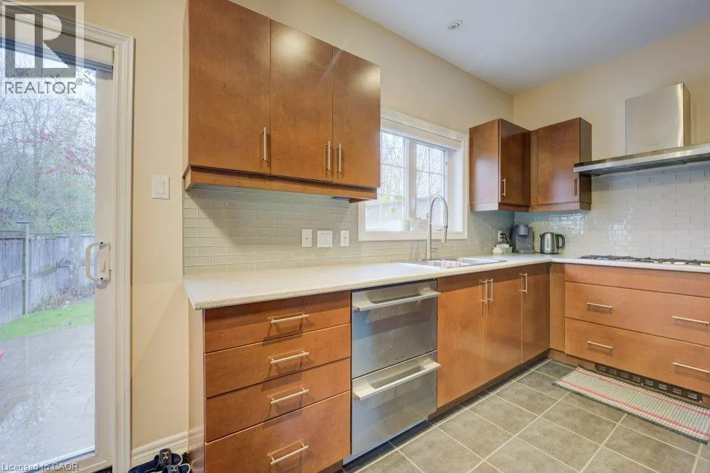 28 GLENDARLING Crescent