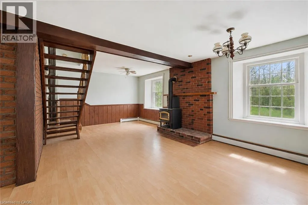 36 ELGIN Street E