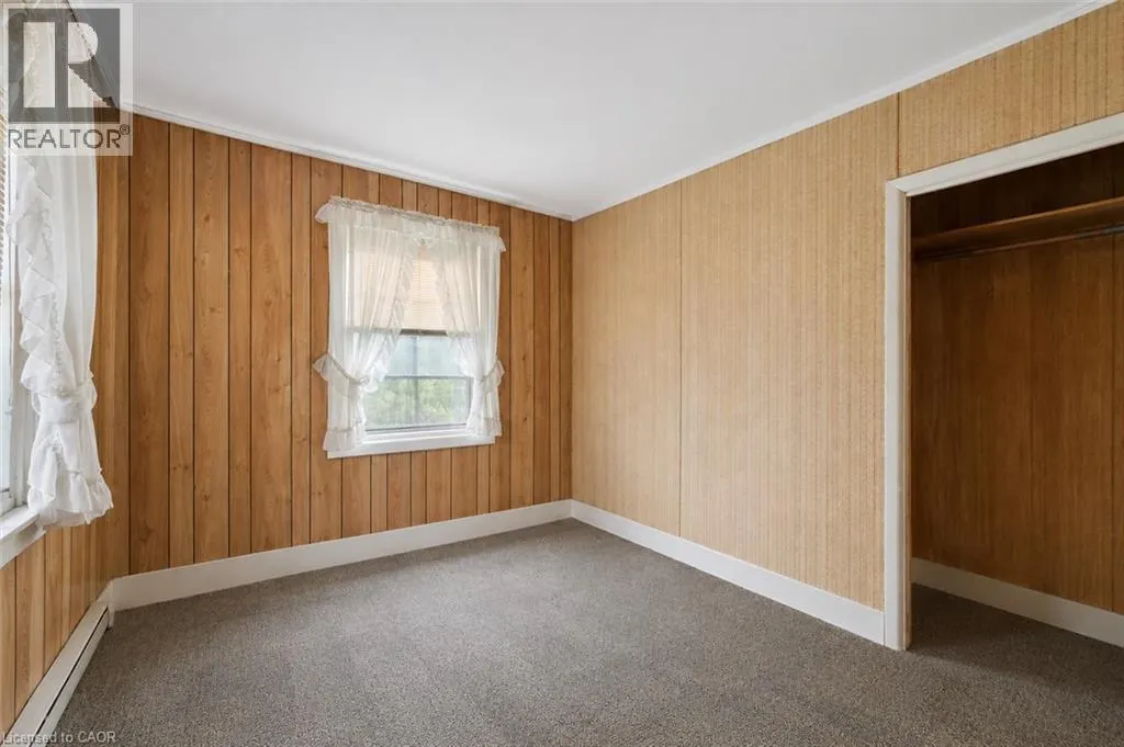 36 ELGIN Street E