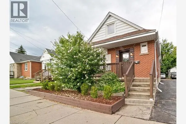 82 WHITNEY Avenue