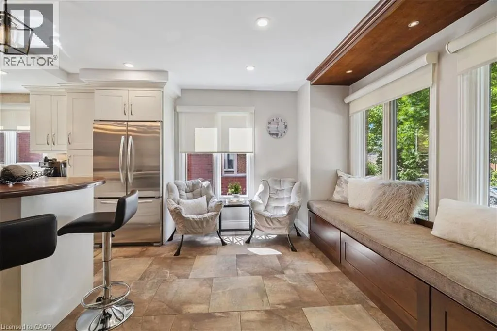 44 SUNVALE Place
