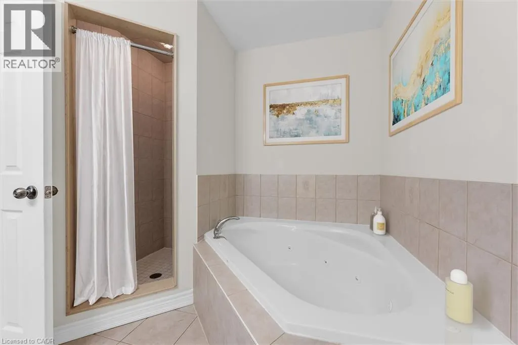 33 BROWVIEW Drive
