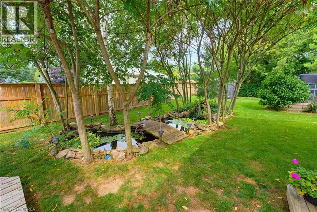 46 GARDEN Crescent