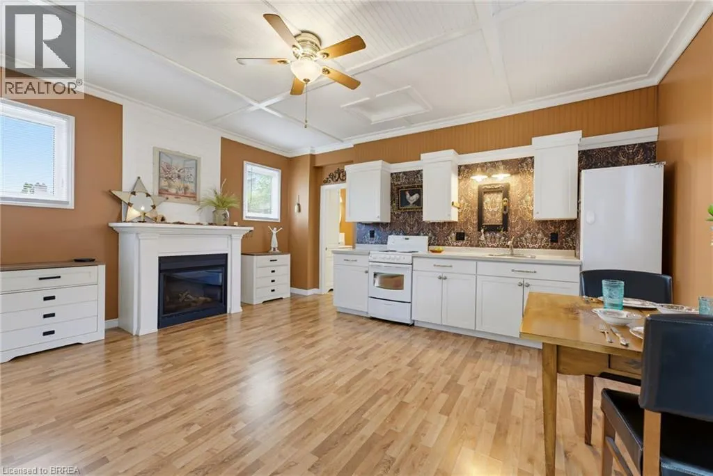 46 GARDEN Crescent