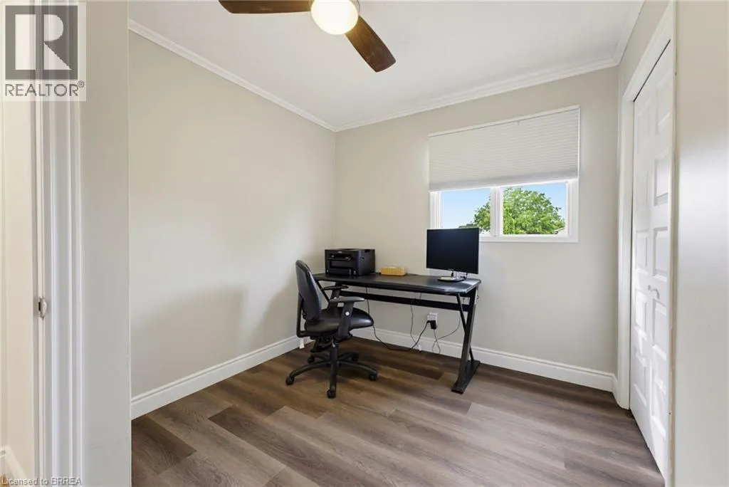 46 GARDEN Crescent