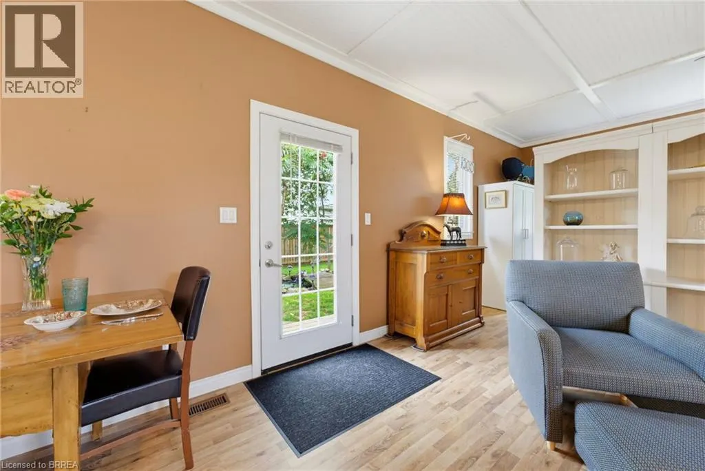 46 GARDEN Crescent