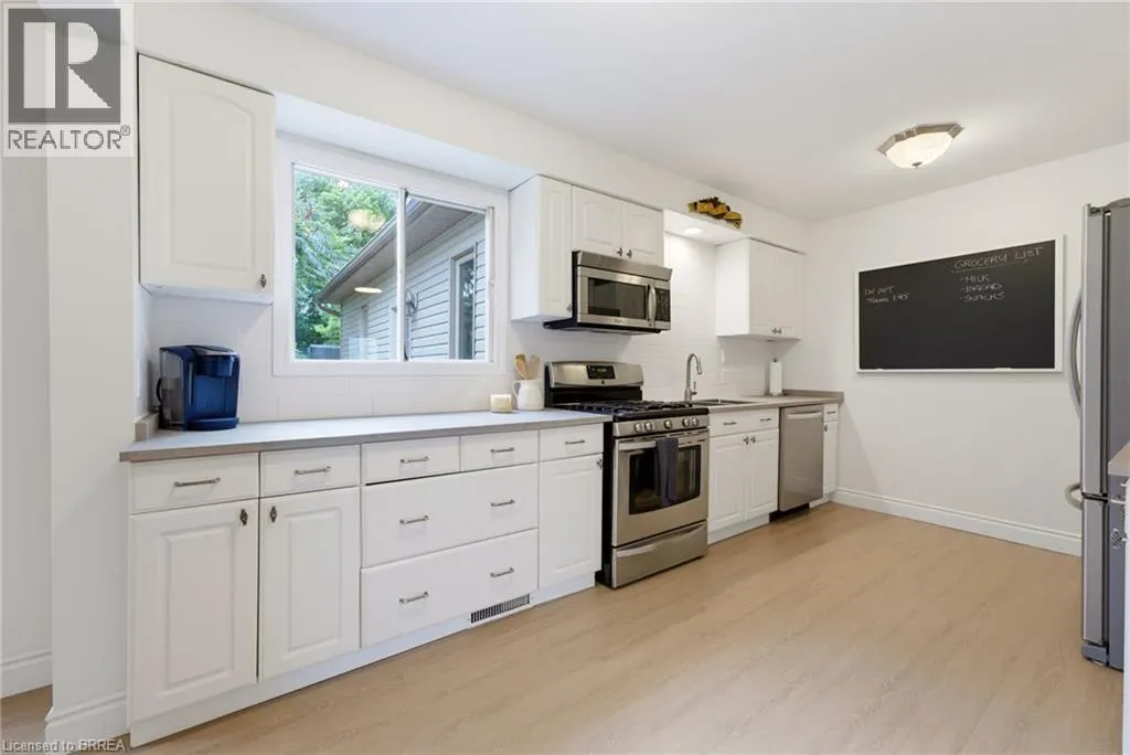 46 GARDEN Crescent