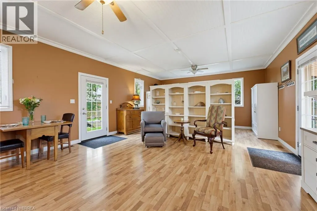 46 GARDEN Crescent