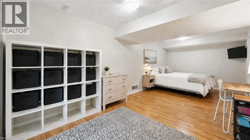31 SCHRODER Crescent Unit# 21 #21