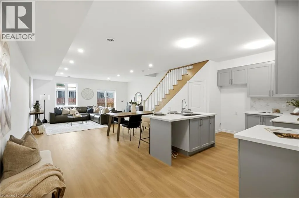 2 SLESSOR Boulevard Unit# 12 #12