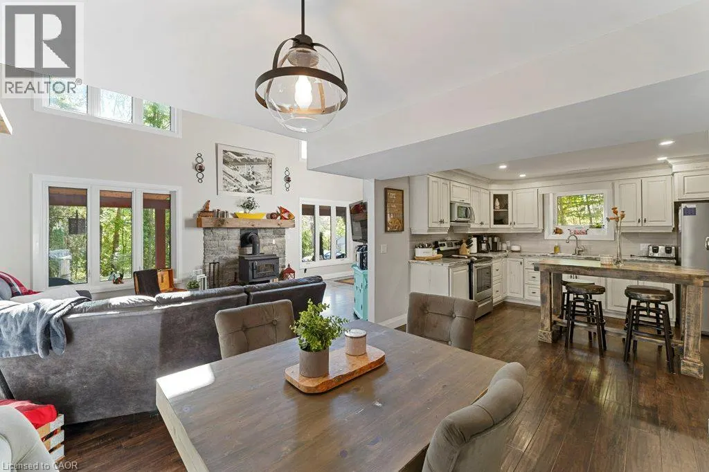 8 15TH Avenue
