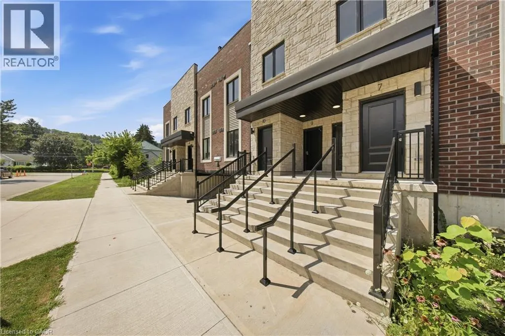 2 SLESSOR Boulevard Unit# 10 #10