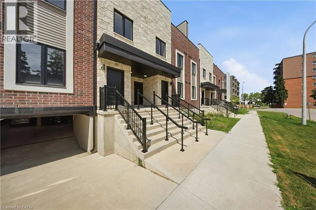 2 SLESSOR Boulevard Unit# 10 #10