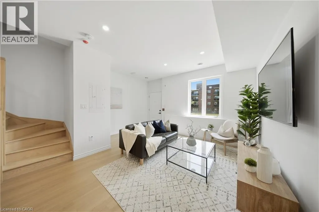 2 SLESSOR Boulevard Unit# 10 #10