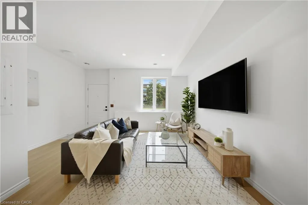 2 SLESSOR Boulevard Unit# 10 #10