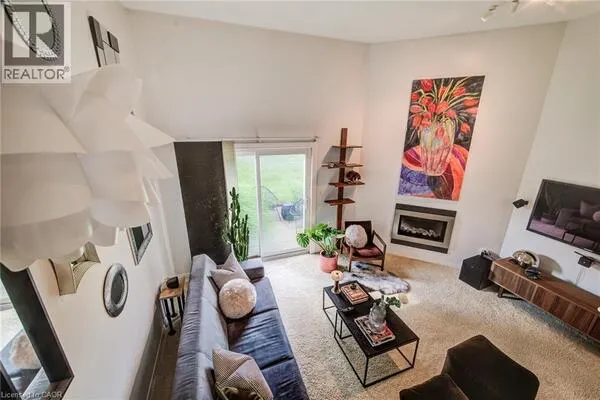 589 BEECHWOOD Drive Unit# 22