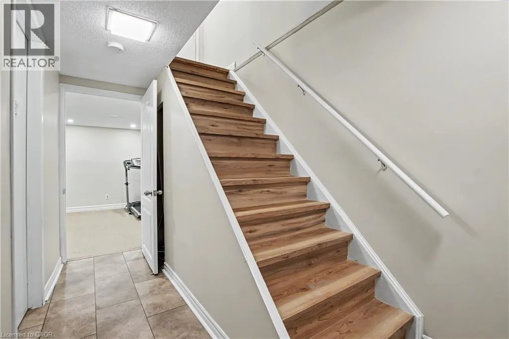 4 SEAFORTH Court