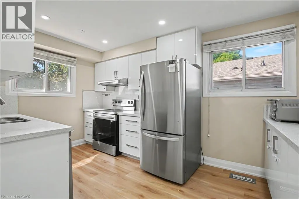 4 SEAFORTH Court