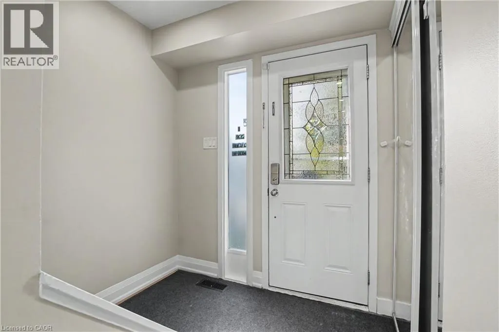 4 SEAFORTH Court