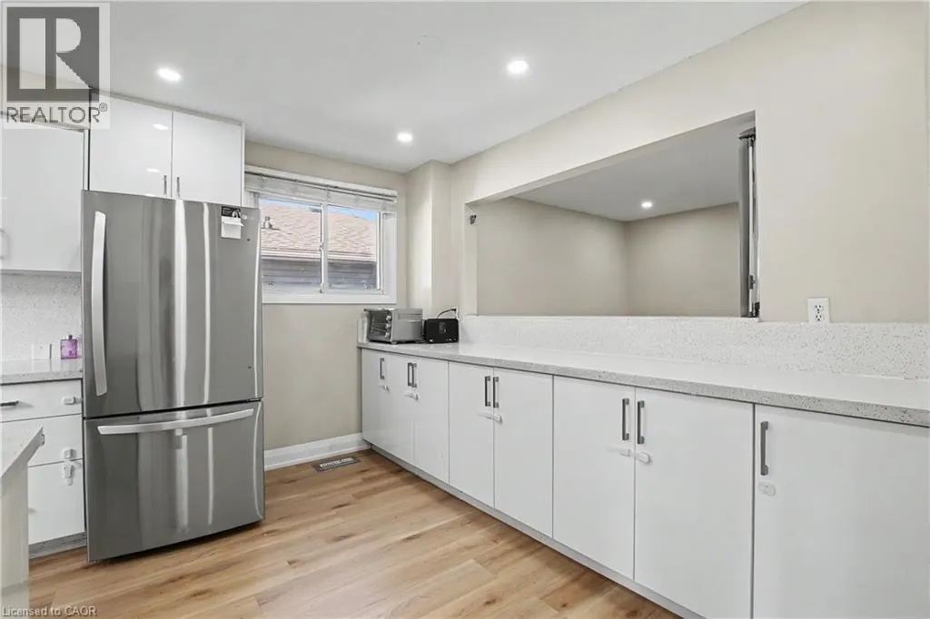 4 SEAFORTH Court