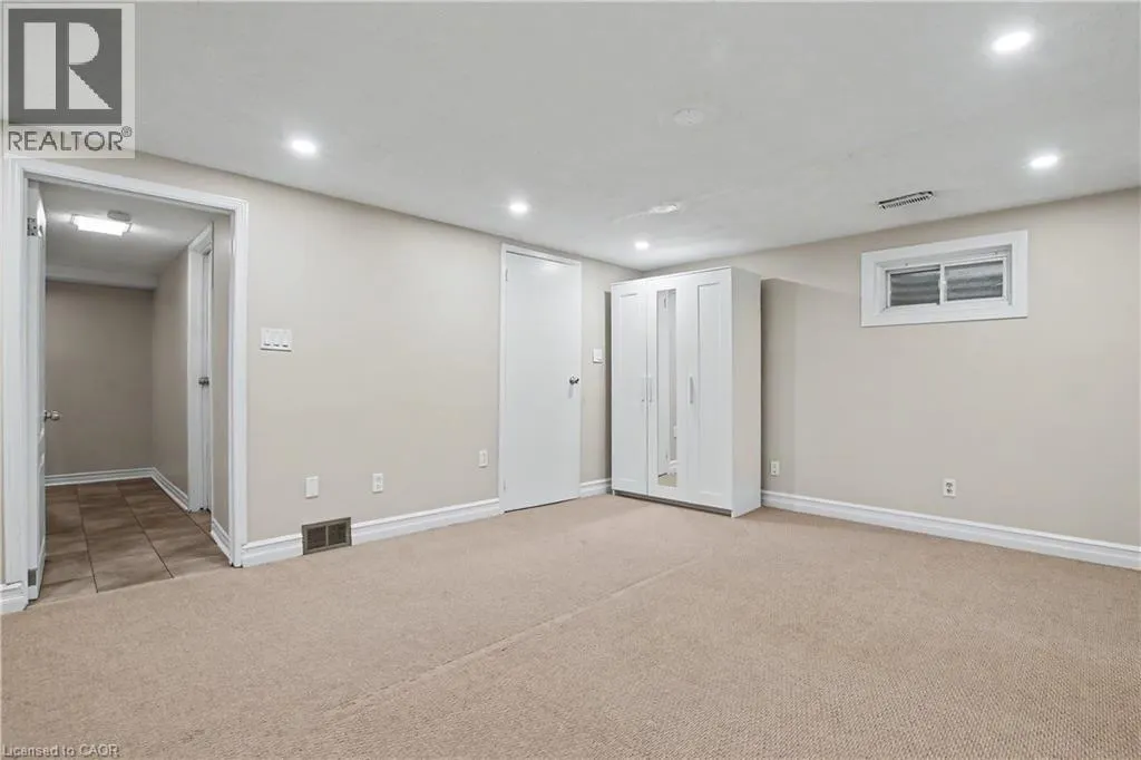4 SEAFORTH Court