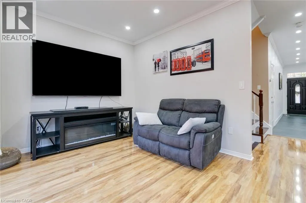 33 PANORAMA Way