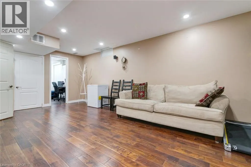 33 PANORAMA Way