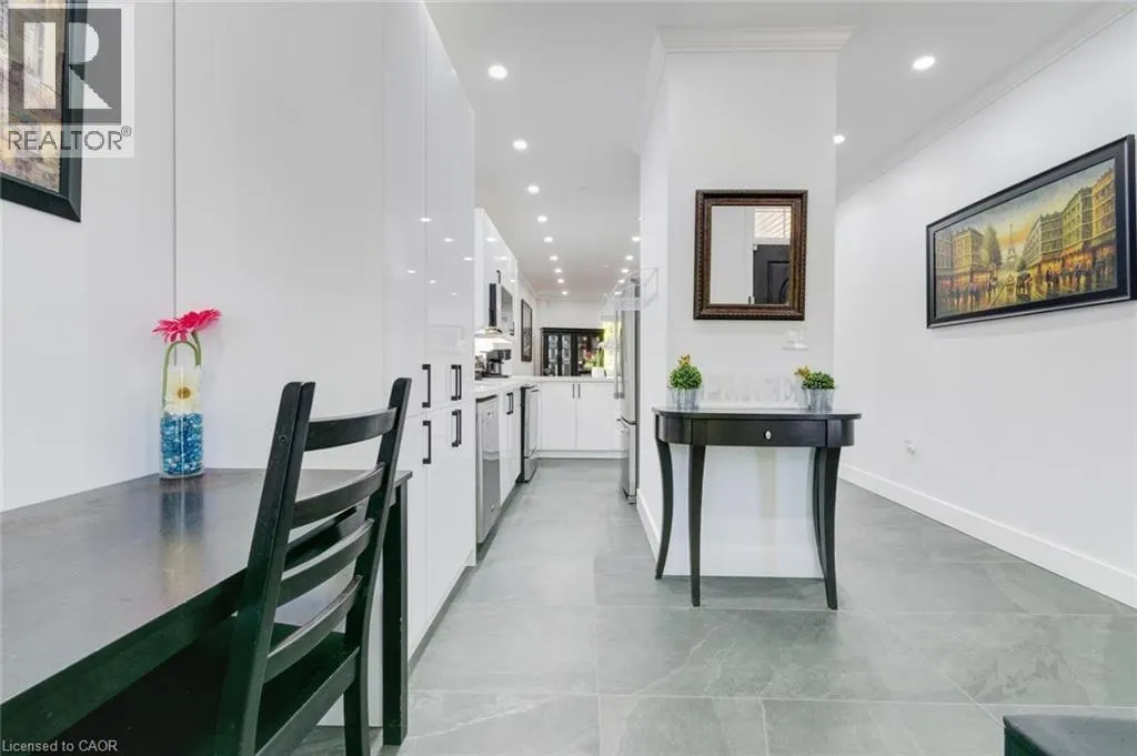 33 PANORAMA Way