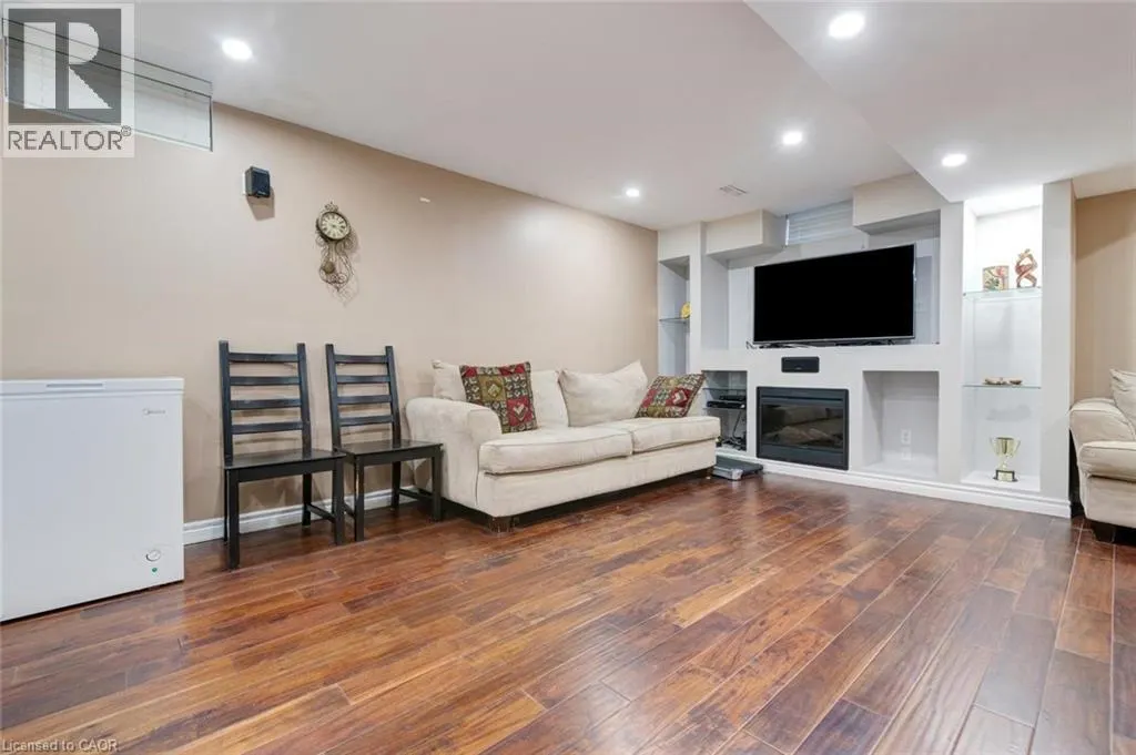 33 PANORAMA Way