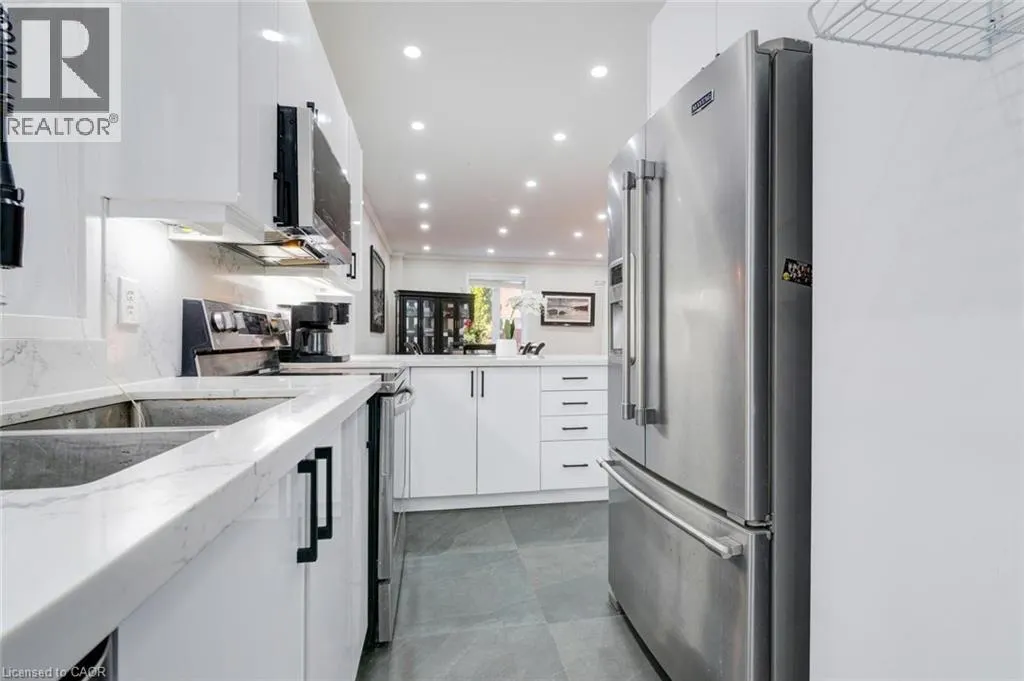 33 PANORAMA Way