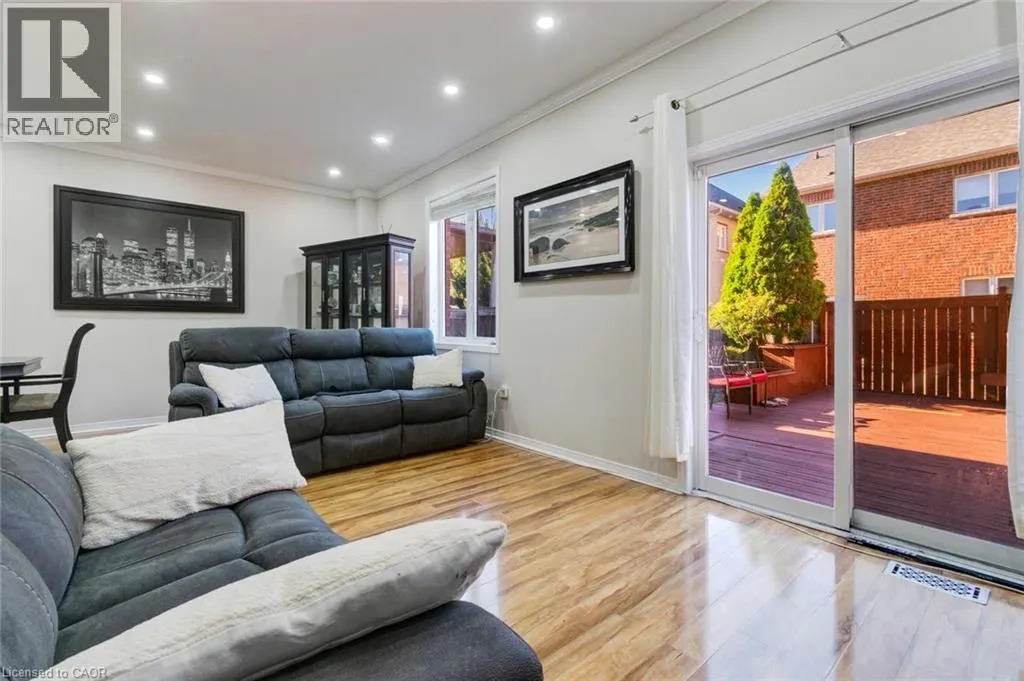 33 PANORAMA Way