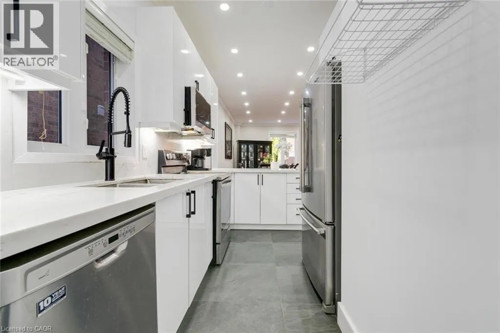 33 PANORAMA Way