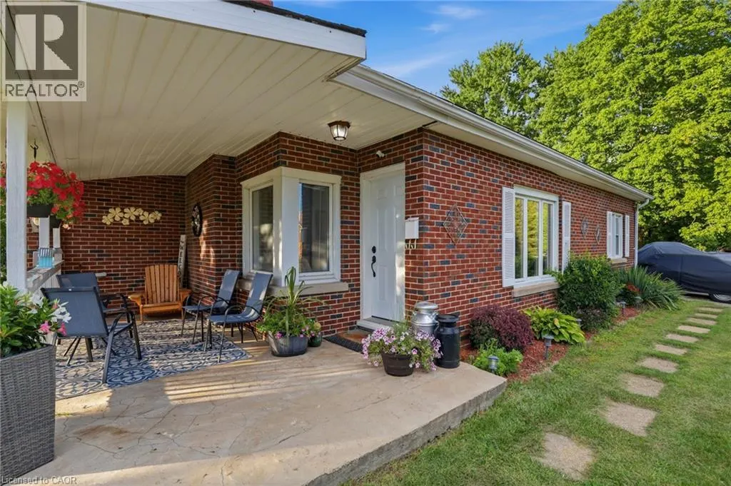 438 FOREST LAWN Avenue